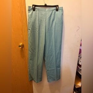 (16) Alfred dunner dress pants